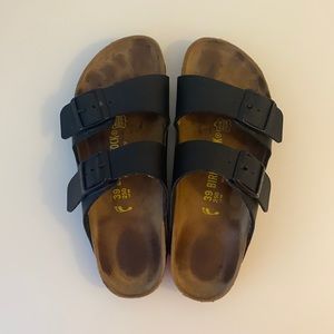 Birkenstocks- Arizona size 39